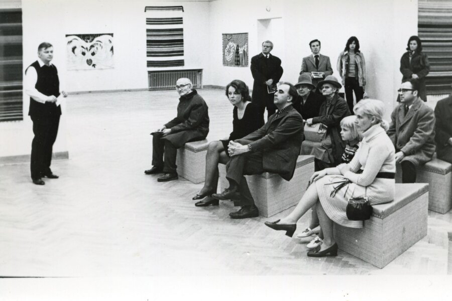 Zleva: arch. Sedláček, sedí: dcera E. a M. Saanio, Matti Saanio